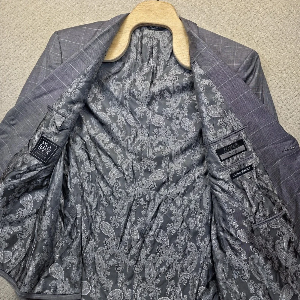 JOS A BANK Traveler Gray Windowpane Blazer Sport Coat Jacket Stretch Custom Flaw